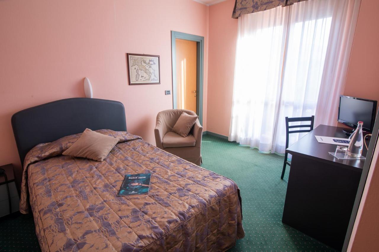 Hotel Vittoria 손드리오 외부 사진