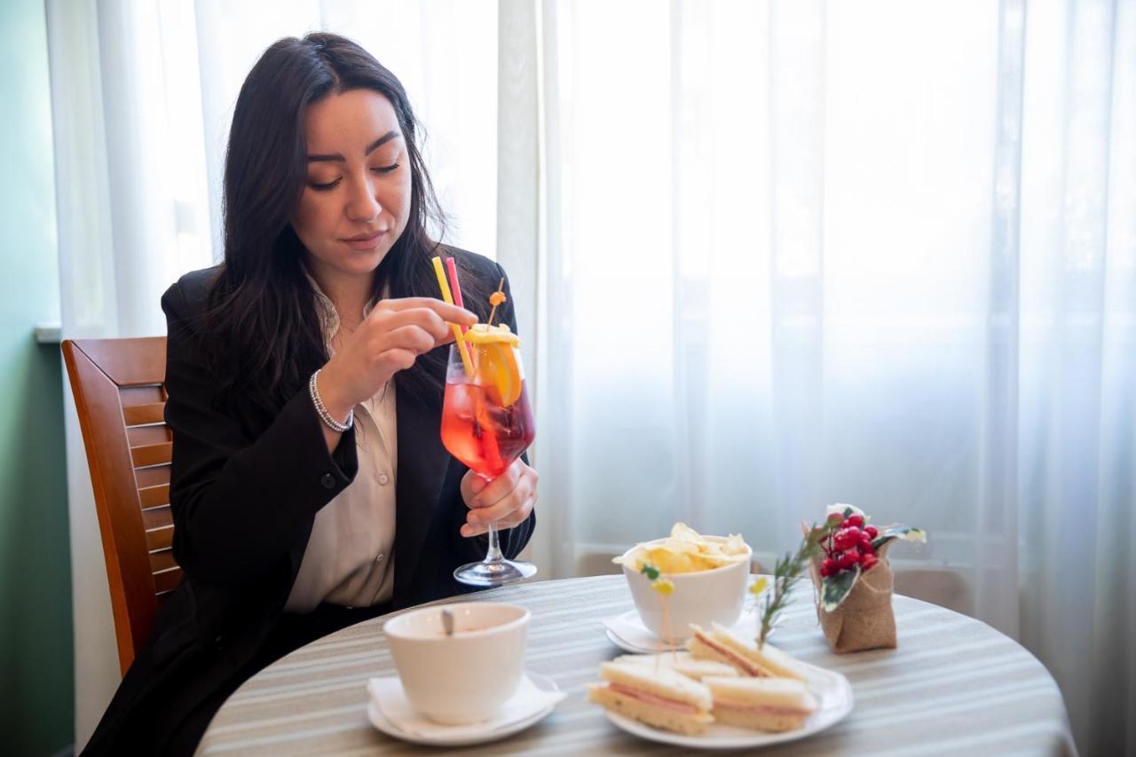 Hotel Vittoria 손드리오 외부 사진