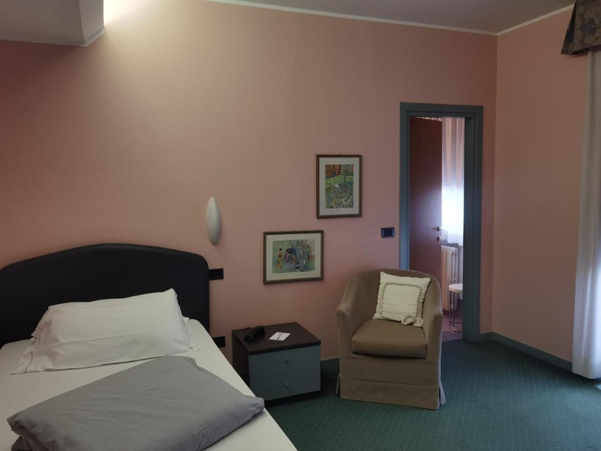 Hotel Vittoria 손드리오 외부 사진