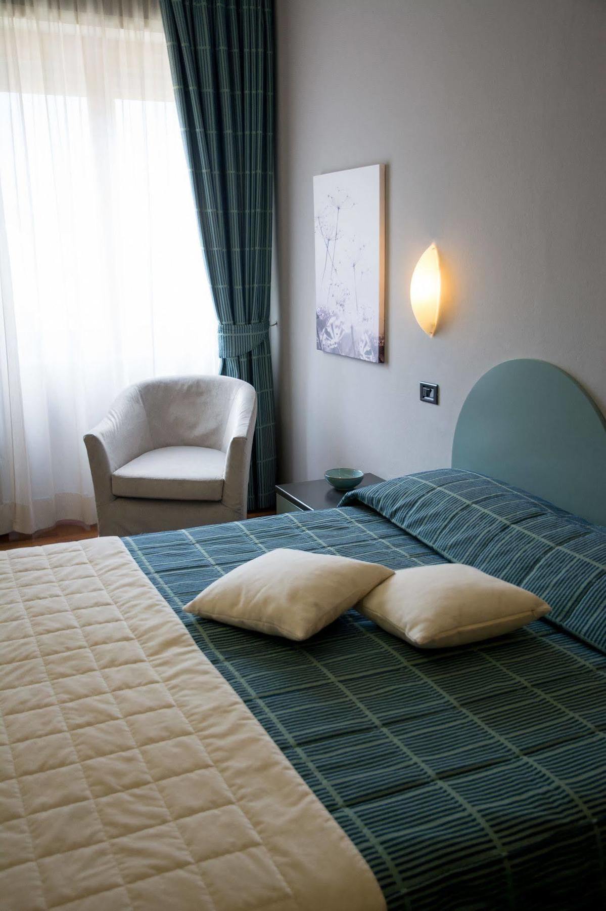 Hotel Vittoria 손드리오 외부 사진
